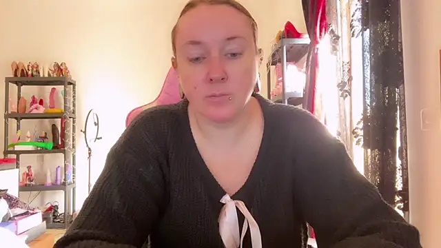 kisicaxx online show from 12/18/25, 09:26