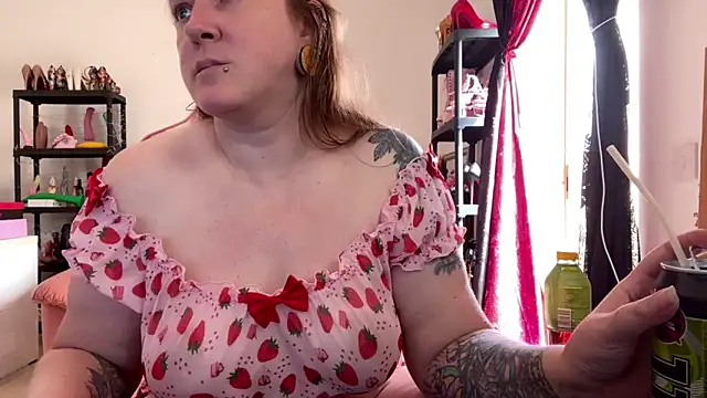 kisicaxx online show from 04/14/26, 09:15