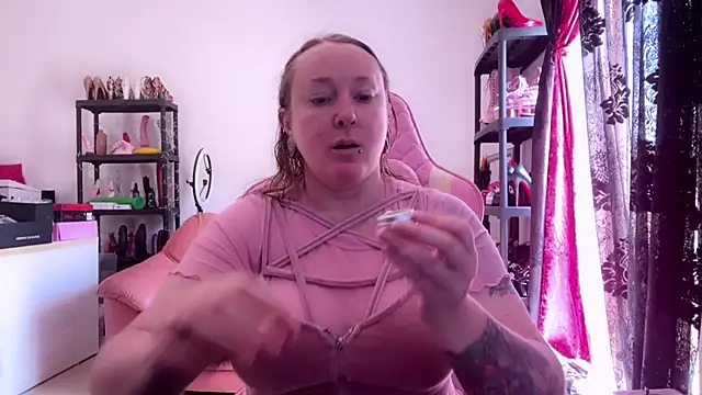 kisicaxx online show from 05/26/26, 09:05
