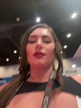 Snapshot of lovely_beast chatting on 01/23/25, 02:12 lovely beast online show from 01/23/25, 02:12