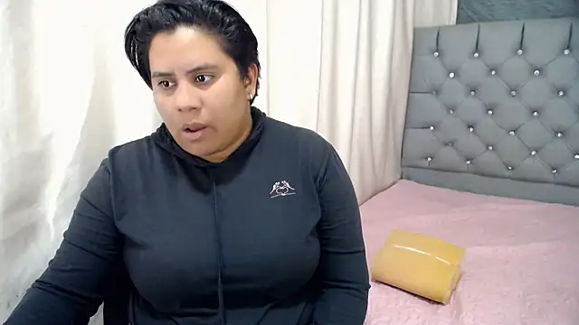 hotlesby4uxxx online show from 12/03/24, 07:44