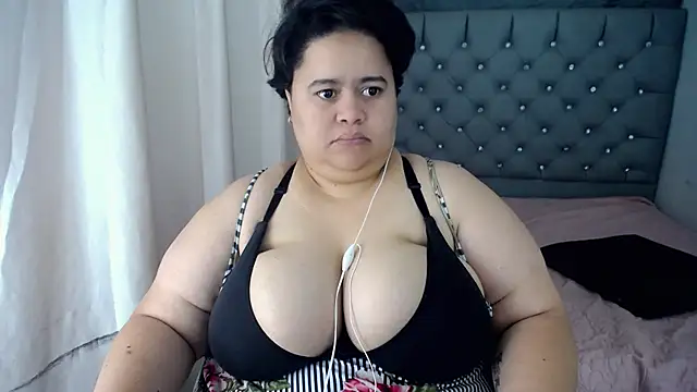 hotlesby4uxxx online show from 12/16/24, 05:00