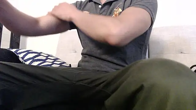 Snapshot of SebastianReiss chatting on 02/10/25, 04:14 SebastianReiss online show from 02/10/25, 04:14