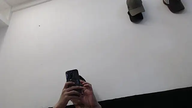 Snapshot of SebastianReiss chatting on 02/12/25, 10:15 SebastianReiss online show from 02/12/25, 10:15