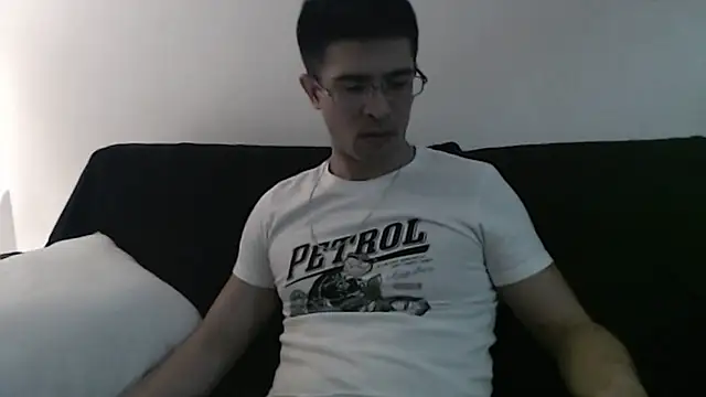 Snapshot of SebastianReiss chatting on 02/21/25, 08:16 SebastianReiss online show from 02/21/25, 08:16