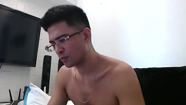 Snapshot of SebastianReiss chatting on 03/16/25, 08:43 SebastianReiss online show from 03/16/25, 08:43