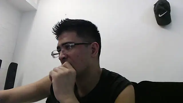 Snapshot of SebastianReiss chatting on 03/18/25, 11:19 SebastianReiss online show from 03/18/25, 11:19
