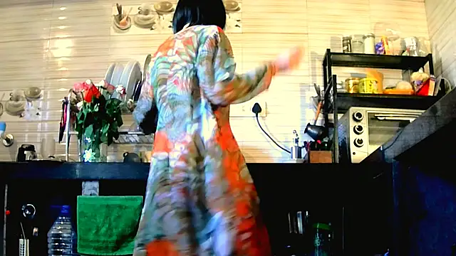 Snapshot of Fun4tipz chatting on 11/17/25, 02:39 Fun4tipz online show from 11/17/25, 02:39