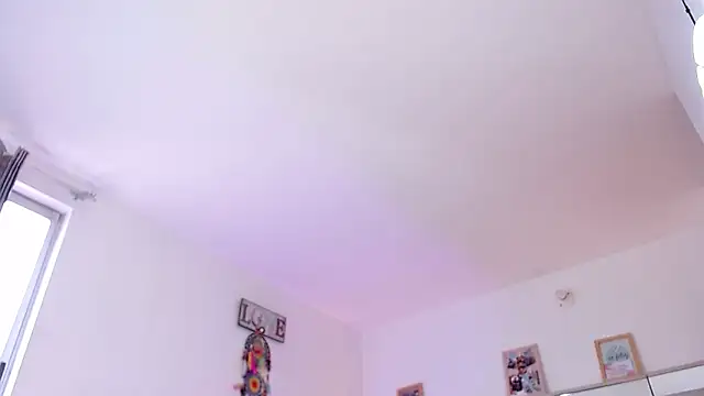 Snapshot of hollythomson chatting on 03/18/25, 08:48 hollythomson online show from 03/18/25, 08:48