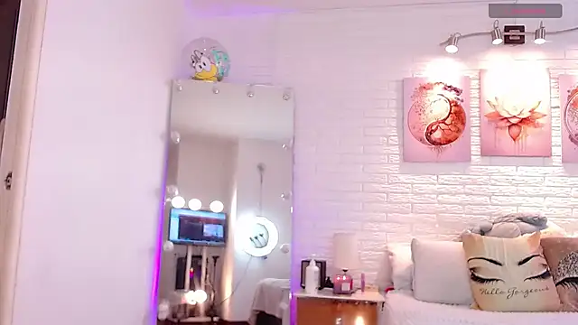 hollythomson online show from 03/02/26, 05:42