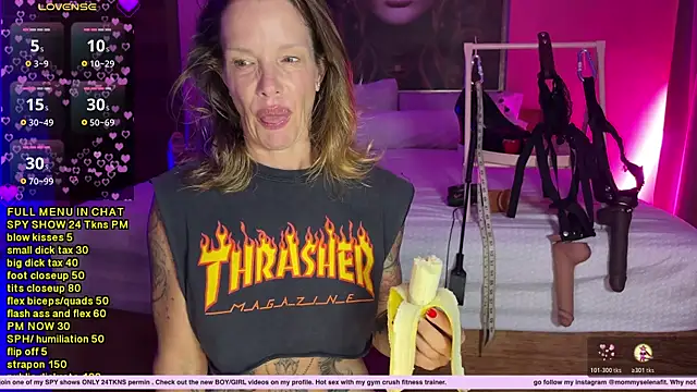 Snapshot of mommyselenafit_ chatting on 11/09/25, 03:05 mommyselenafit online show from 11/09/25, 03:05