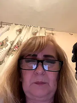 Irina2909xh online show from 10/18/25, 10:10