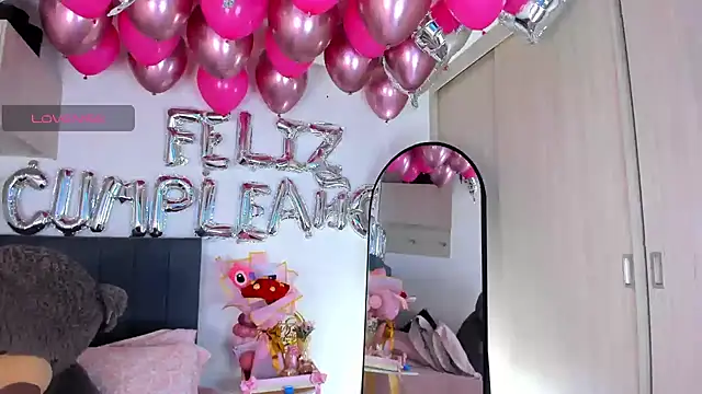hollyprincess 2 online show from 05/31/26, 05:04