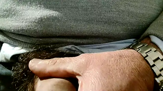 Snapshot of curcuro chatting on 12/17/25, 04:46 curcuro online show from 12/17/25, 04:46