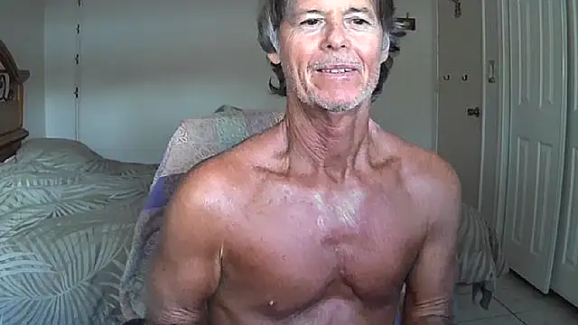 Snapshot of nakeedcowboi65 chatting on 04/17/26, 11:08 nakeedcowboi65 online show from 04/17/26, 11:08
