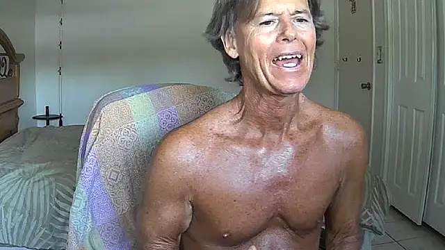 Snapshot of nakeedcowboi65 chatting on 04/29/26, 09:32 nakeedcowboi65 online show from 04/29/26, 09:32