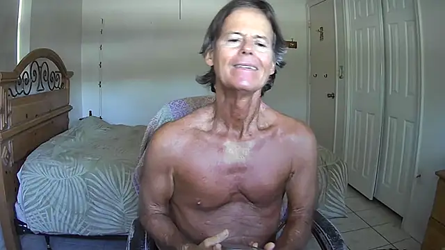 Snapshot of nakeedcowboi65 chatting on 05/06/26, 09:20 nakeedcowboi65 online show from 05/06/26, 09:20