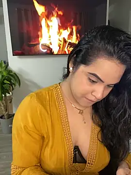 Snapshot of Maria_ruiz chatting on 02/06/25, 05:46 Maria ruiz online show from 02/06/25, 05:46