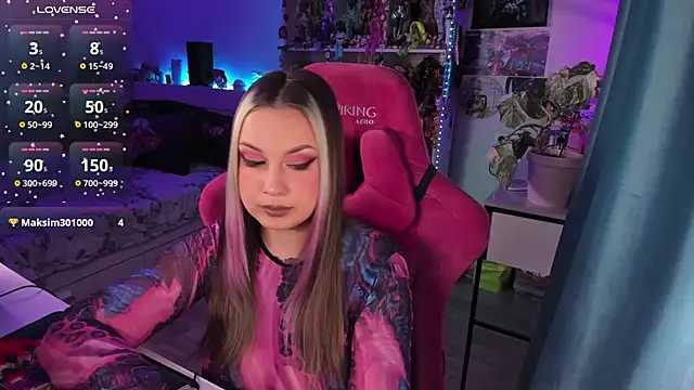 ChloeKohaku online show from 12/17/24, 10:44