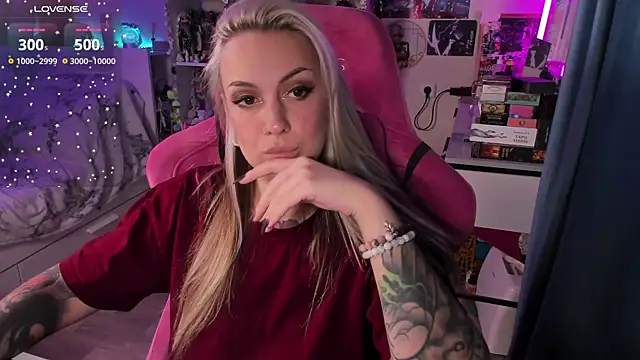 ChloeKohaku online show from 11/22/25, 08:46