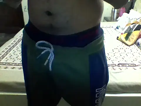 Snapshot of secretoxoxo chatting on 11/16/25, 01:28 secretoxoxo online show from 11/16/25, 01:28