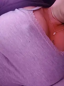 Snapshot of Mariana_444 chatting on 12/10/24, 09:22 Mariana 444 online show from 12/10/24, 09:22