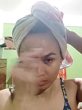 QueenSoreal online show from 09/18/25, 05:15