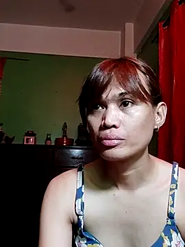 QueenSoreal online show from 09/19/25, 04:40