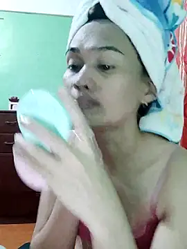 QueenSoreal online show from 09/21/25, 03:24