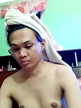 QueenSoreal online show from 10/24/25, 03:30