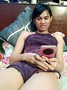 QueenSoreal online show from 05/10/26, 05:34