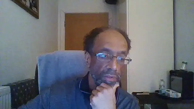 Snapshot of rauncher1 chatting on 11/06/25, 09:43 rauncher1 online show from 11/06/25, 09:43