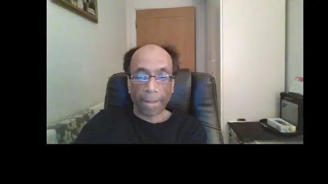 Snapshot of rauncher1 chatting on 04/29/26, 10:49 rauncher1 online show from 04/29/26, 10:49