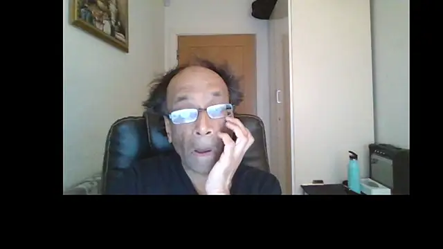 Snapshot of rauncher1 chatting on 05/09/26, 08:52 rauncher1 online show from 05/09/26, 08:52