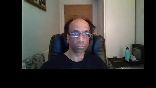 Snapshot of rauncher1 chatting on 07/11/26, 12:57 rauncher1 online show from 07/11/26, 12:57