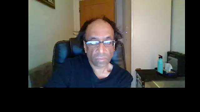 Snapshot of rauncher1 chatting on 07/12/26, 11:07 rauncher1 online show from 07/12/26, 11:07