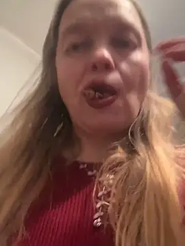 Susanel online show from 11/21/25, 04:38