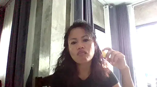 Snapshot of nareethai chatting on 12/20/24, 03:47 nareethai online show from 12/20/24, 03:47