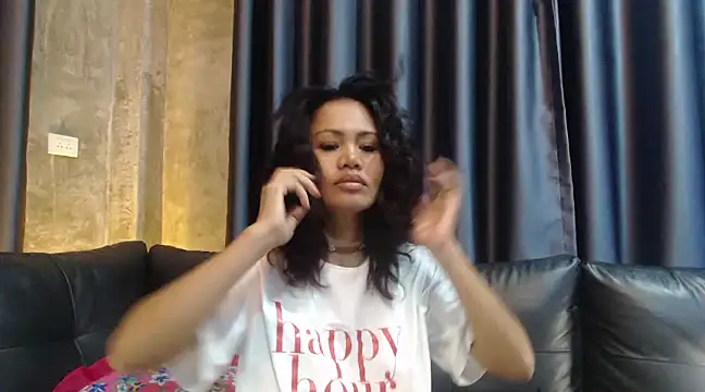 Snapshot of nareethai chatting on 01/25/25, 06:23 nareethai online show from 01/25/25, 06:23