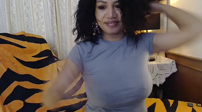 Snapshot of nareethai chatting on 03/23/25, 08:04 nareethai online show from 03/23/25, 08:04