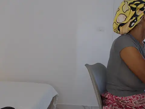 Snapshot of nareethai chatting on 10/02/25, 06:31 nareethai online show from 10/02/25, 06:31