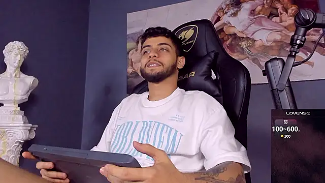 Snapshot of alessandro_duty chatting on 12/04/24, 11:57 alessandro duty online show from 12/04/24, 11:57