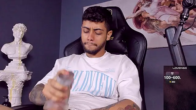 Snapshot of alessandro_duty chatting on 12/05/24, 03:48 alessandro duty online show from 12/05/24, 03:48