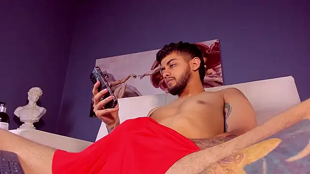 Snapshot of alessandro_duty chatting on 12/27/24, 02:58 alessandro duty online show from 12/27/24, 02:58