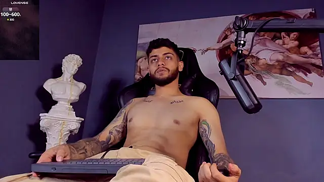 Snapshot of alessandro_duty chatting on 01/31/25, 01:11 alessandro duty online show from 01/31/25, 01:11