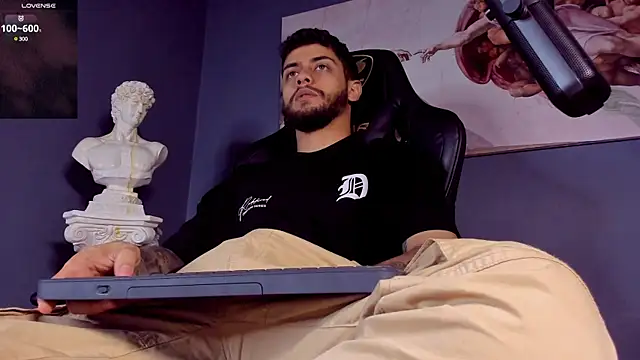 Snapshot of alessandro_duty chatting on 02/12/25, 01:41 alessandro duty online show from 02/12/25, 01:41