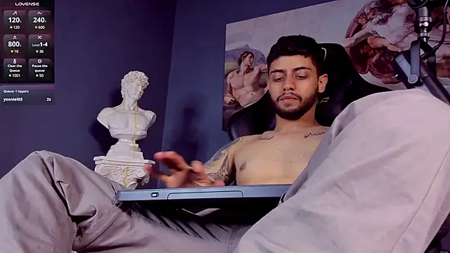 Snapshot of alessandro_duty chatting on 02/22/25, 04:07 alessandro duty online show from 02/22/25, 04:07