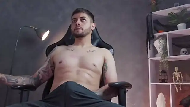 Snapshot of alessandro_duty chatting on 10/26/25, 11:53 alessandro duty online show from 10/26/25, 11:53