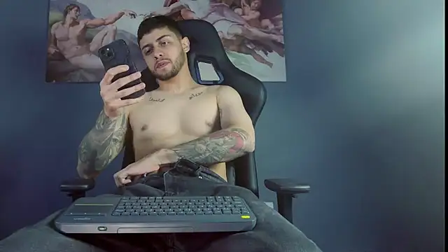 Snapshot of alessandro_duty chatting on 11/25/25, 12:21 alessandro duty online show from 11/25/25, 12:21