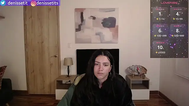 Snapshot of DenisseTits chatting on 01/29/25, 11:35 DenisseTits online show from 01/29/25, 11:35
